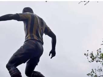 Λεφτέρ - Ένας Έλληνας στην κορυφή του τουρκικού ποδοσφαίρου