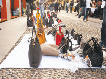 Θεσσαλονίκη: Κατασχέθηκαν σχεδόν 21.000 προϊόντα παρεμπορίου μέσα σε ένα δίμηνο