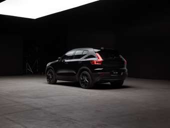 Τα ηλεκτρικά Volvo XC40 και C40 μετονομάζονται σε EX40 και EC40