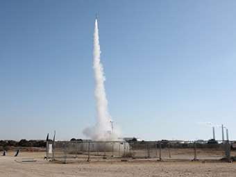 Ο στρατός του Ισραήλ παραμένει στον νότιο Λίβανο, αψηφώντας την προθεσμία για την απόσυρσή του