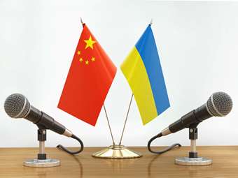 Ο υφυπουργός Εξωτερικών συζήτησε για τη ρωσική εισβολή με Κινέζο αξιωματούχο