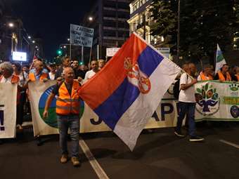 Σερβία: Χιλιάδες πολίτες διαδήλωσαν εναντίον της εκμετάλλευσης κοιτασμάτων λιθίου