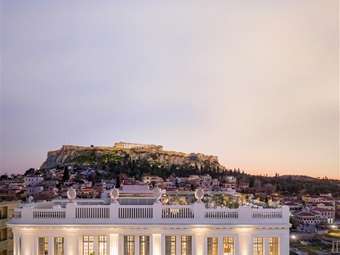 THE DOLLI: Το καλύτερο ξενοδοχείο της Ελλάδας για το 2024 βρίσκεται στην καρδιά της Αθήνας