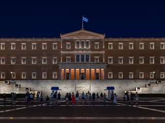 Διεθνής διάκριση για τον αρχιτεκτονικό φωτισμό της Βουλής