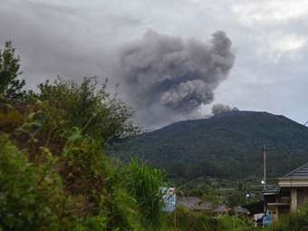 Σε φάση εκρηκτικής δραστηριότητας το ηφαίστειο Κανλάον στις Φιλιππίνες