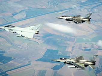 Βρετανικά μαχητικά της RAF αναχαίτισαν δύο ρωσικά αεροσκάφη στη Βαλτική