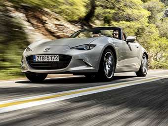 Έρευνα: Οι ιδιοκτήτες Mazda MX-5 δεν αντέχουν το μπες-βγες