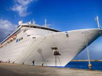 Απεργιακή τορπίλη, καταστρέφει την κρουαζιέρα στον Πειραιά