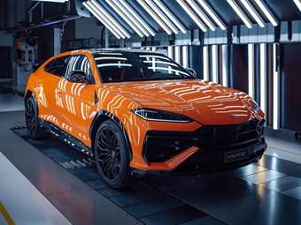 H Lamborghini Urus SE είναι ένα plug-in υβριδικό super SUV 800 ίππων