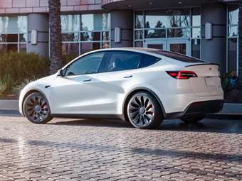 Tesla Model Y: Μεγάλη πτώση για το πρώτο σε πωλήσεις μοντέλο του 2023