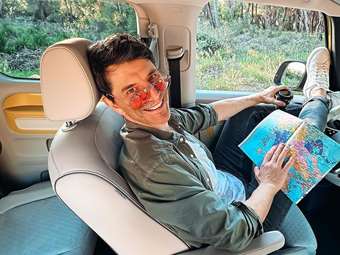 Ο Σάκης Ρουβάς θα τραγουδήσει για τα γενέθλια σπουδαίου αυτοκινήτου