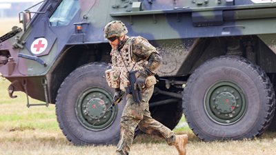 Γερμανία: Η πλειοψηφία των Γερμανών θα υποστήριζε την υποχρεωτική στρατιωτική θητεία