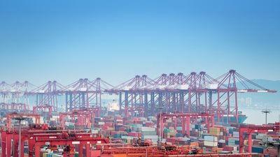 Ανατροπές στις ναυτιλιακές ροές - Η Κίνα ανασχηματίζει τον παγκόσμιο χάρτη φορτίων