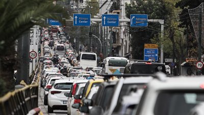 Θ. Τσιάνος: 111 ώρες έχασε ο μέσος οδηγός το 2024 λόγω κυκλοφοριακού στην Αττική