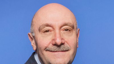 Ποιος κυβερνά τελικά: η κυβέρνηση ή η προπαγάνδα;