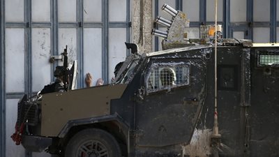 Έφοδος της ισραηλινής αστυνομίας στα κεντρικά της UNRWA στην Ανατολική Ιερουσαλήμ - Ύψωσε τη σημαία του Ισραήλ