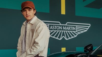 Πώς συνδέονται ο Spider-Man, μια μπύρα χωρίς αλκοόλ και η Aston Martin