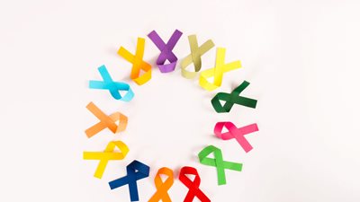 Στο κόκκινο οι γαστρεντερικοί καρκίνοι σε νέους - Τι κρύβεται πίσω από την έκρηξη των διαγνώσεων