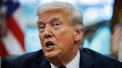 Προειδοποίηση Τραμπ στο Ανώτατο Δικαστήριο να μην μπλοκάρει τους δασμούς - "Θα ήμασταν οικονομικά ανυπεράσπιστοι"