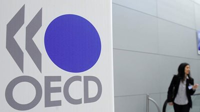 ΟΟΣΑ: Μεγάλη εξάρτηση της Ελλάδας από τους έμμεσους φόρους - Οι ασφαλιστικές εισφορές από τις υψηλότερες μεταξύ των χωρών-μελών του Οργανισμού