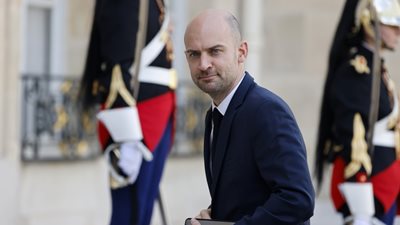 Γαλλία: Η δέσμευση των ρωσικών περιουσιακών στοιχείων "για όσο χρειαστεί" είναι μια "σημαντική απόφαση"