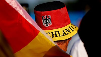 Γερμανία: Ποινική δίωξη σε βουλευτή του AfD για ναζιστικό χαιρετισμό στο κοινοβούλιο