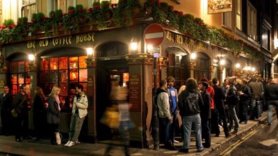 Ιρλανδικές παμπ: Αβέβαιο μέλλον σε μια νηφάλια κοινωνία