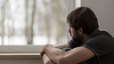 Θα σας εκπλήξει: Ποιες ηλικίες νιώθουν περισσότερη μοναξιά;