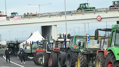 Σε καλό κλίμα η συνάντηση Τσιάρα-Χατζηδάκη με τους αγρότες της Κρήτης - Δεσμεύσεις για λύσεις στα προβλήματα