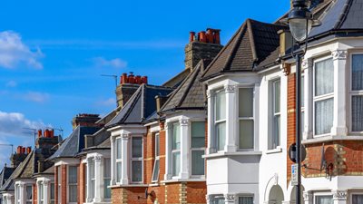 Βρετανία: Οι τιμές των κατοικιών παρέμειναν στάσιμες τον Νοέμβριο εν μέσω επιφυλακτικότητας πριν τον προϋπολογισμό