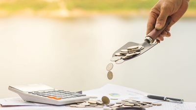 Ποια είναι η πραγματική ηλικία συνταξιοδότησης των Ελλήνων και ποια τα επίσημα όρια – Τι δείχνουν τα στοιχεία του υπ. Εργασίας