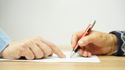 Χρέη κληρονομιάς: Η αλλαγή που αφήνει εκτός απαιτήσεων την προσωπική περιουσία του κληρονόμου