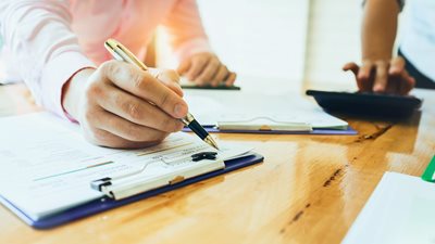 "Γκάζι" της εφορίας για ελέγχους σε υποθέσεις που παραγράφονται - Ποιους αφορούν