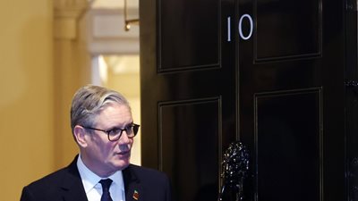 Κιρ Στάρμερ: Πώς το πολιτικό χάος μπορεί να μετατραπεί σε εθνική κρίση