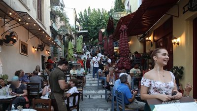 Τι αλλάζει στο έντυπο Ε3 για επαγγελματίες και επιχειρήσεις - Πώς θα δηλωθούν τα αφορολόγητα φιλοδωρήματα