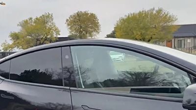 Tesla: Τα robotaxi βγήκαν στους δρόμους χωρίς οδηγούς (video)