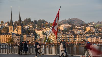 Δημοψήφισμα στην Ελβετία: Το 79% των πολιτών απέρριψε την πρόταση για κλιματικό φόρο στους πολύ πλούσιους
