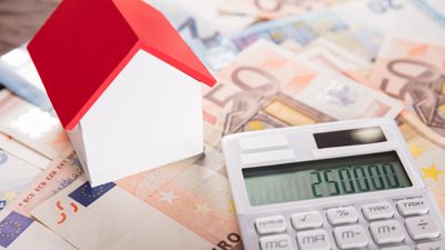 ΕΛΣΤΑΤ: Αύξηση 4,5% του εισοδήματος των νοικοκυριών το 2024 αλλά νέα μείωση 2,5% των αποταμιεύσεων