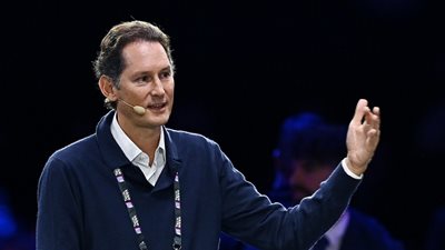 Η Stellantis (Peugeot, Fiat, Opel, Jeep) πιέζει την ΕΕ για αναθεώρηση της απαγόρευσης κινητήρων εσωτερικής καύσης από το 2035