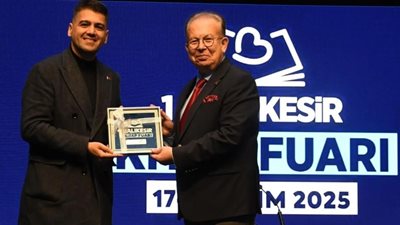 Ο Γιαϊτζί έβγαλε βιβλίο για τη Γαλάζια Πατρίδα: "Οι Τούρκοι είναι λαός της θάλασσας" - Πατέρας του όρου ο Κεμάλ Ατατούρκ