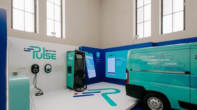 ΗΡΩΝ Pulse: H "φόρτιση καθ’ οδόν" δίνει νέα διάσταση στην ηλεκτροκίνηση