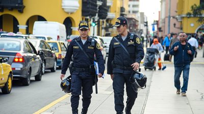 Περού: Άγνωστοι πυροβόλησαν τον υποψήφιο της δεξιάς στις προεδρικές εκλογές Ραφαέλ Μπελάουντε