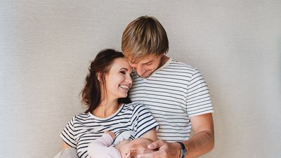 Νέα μαμά: Η γονική άδεια προστατεύει την ψυχική της υγεία