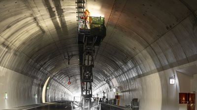 Ο αυτοκινητόδρομος της Ελλάδας με τα πιο φωτεινά τούνελ