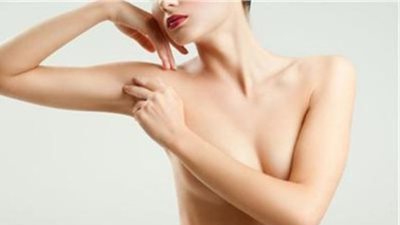 Αθ. Εξαδάκτυλος: Οι γυναίκες με ενθέματα έχουν 20% λιγότερες πιθανότητες να παρουσιάσουν καρκίνο μαστού