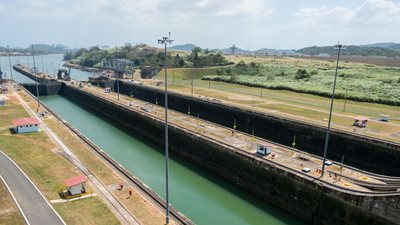 ​​​​​​​Γιατί ο Τραμπ δεν μπορεί να κερδίσει την Κίνα στα λιμάνια