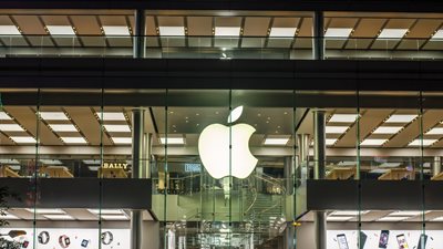 Apple: "Έρχεται το καλύτερο τρίμηνο στα χρονικά για το iPhone"