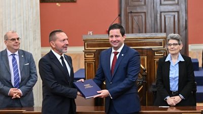 Το ΕΚΠΑ τίμησε τον Ι. Στουρνάρα