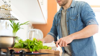 Οι αλλαγές που πρέπει να κάνουμε στη διατροφή μας όσο μεγαλώνουμε