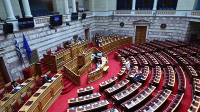 Στην ολομέλεια της Βουλής το πλαίσιο για τη δέσμευση, χρήση, μεταφορά και αποθήκευση διοξειδίου του άνθρακα